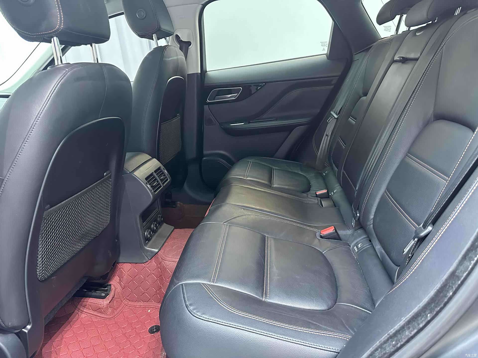 Jaguar F-PACE, 2018 все фото