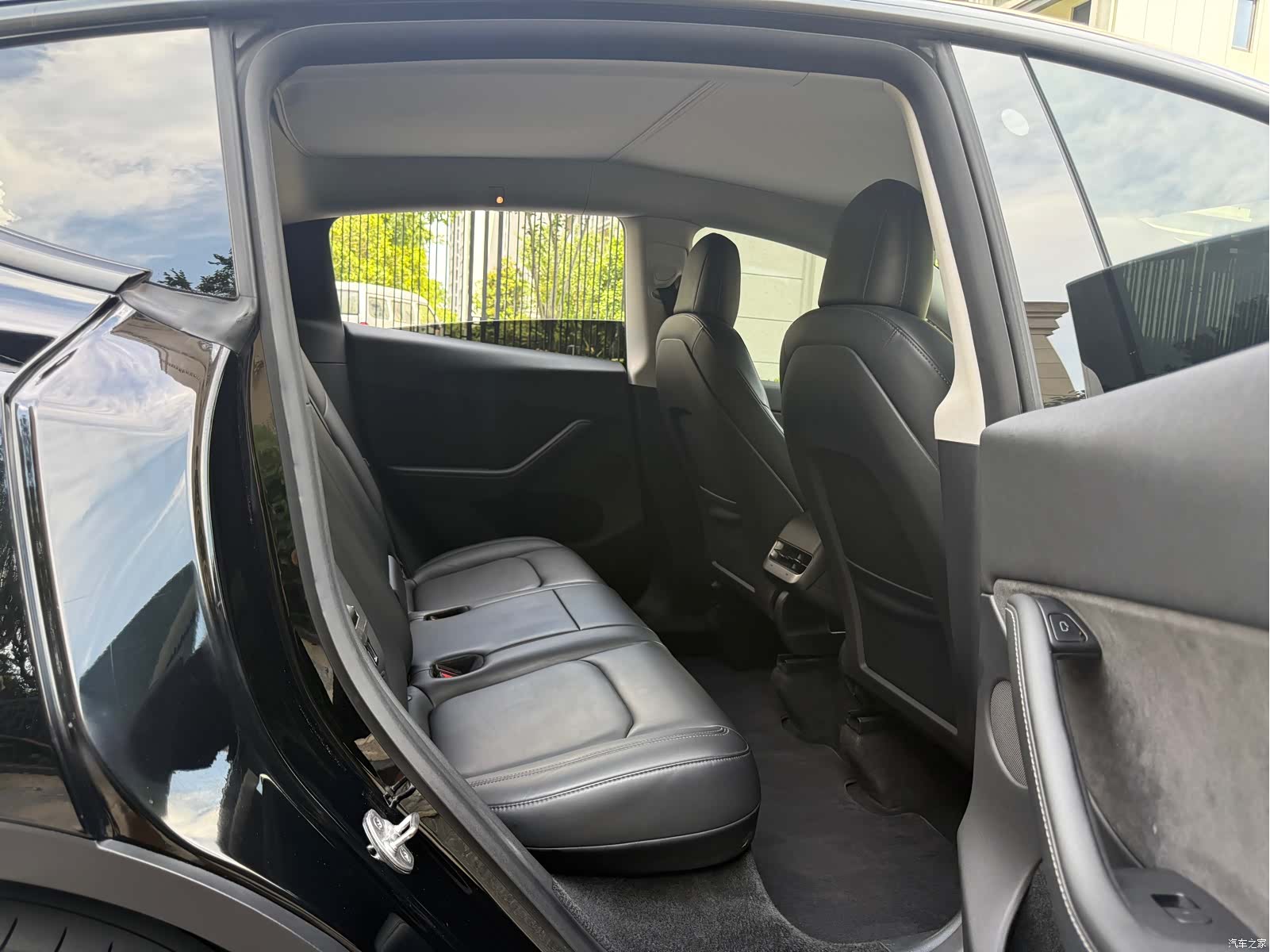 Tesla Model Y, 2021 14