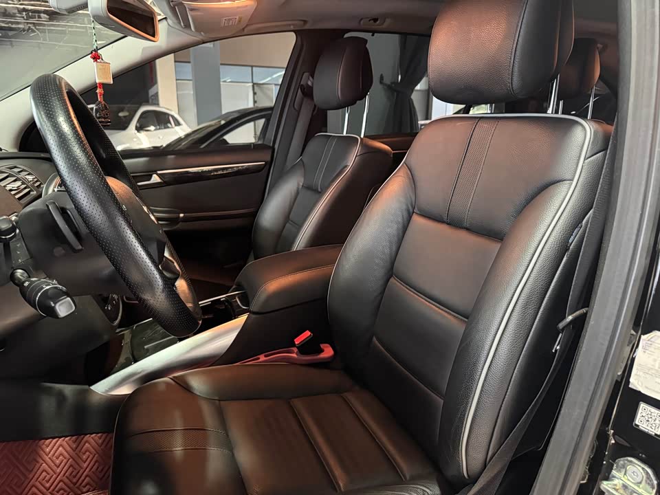 Mercedes-Benz R-class