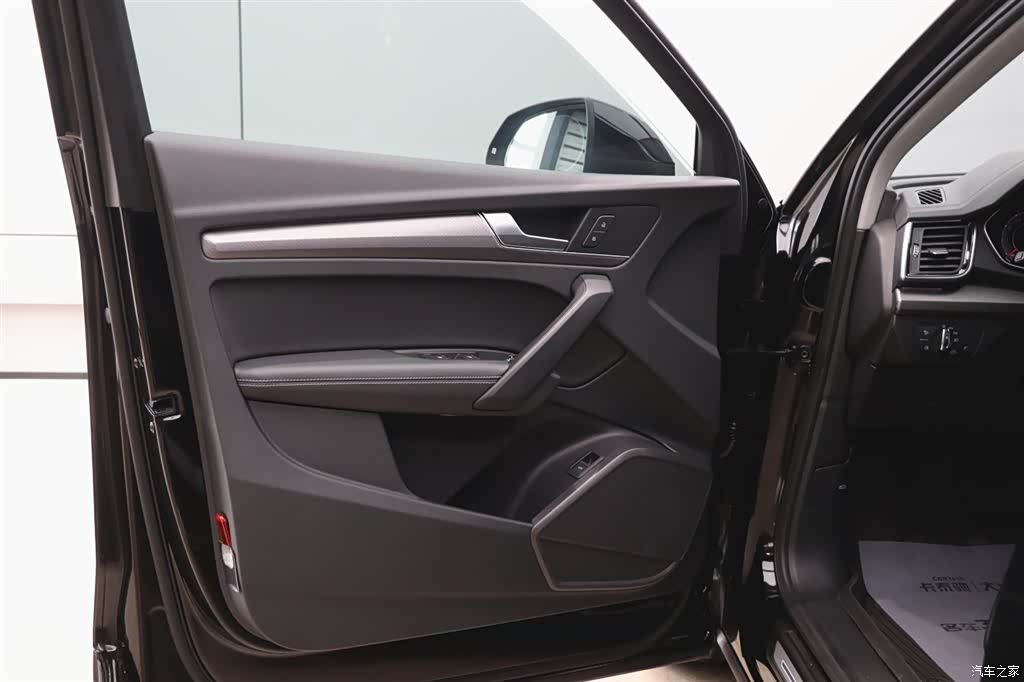 Audi Q5L, 2022 10