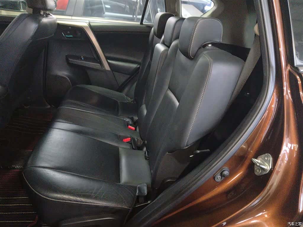 Toyota RAV4, 2016 13