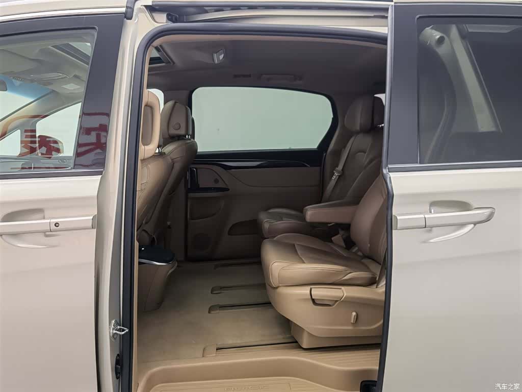 Buick GL8, 2017 15