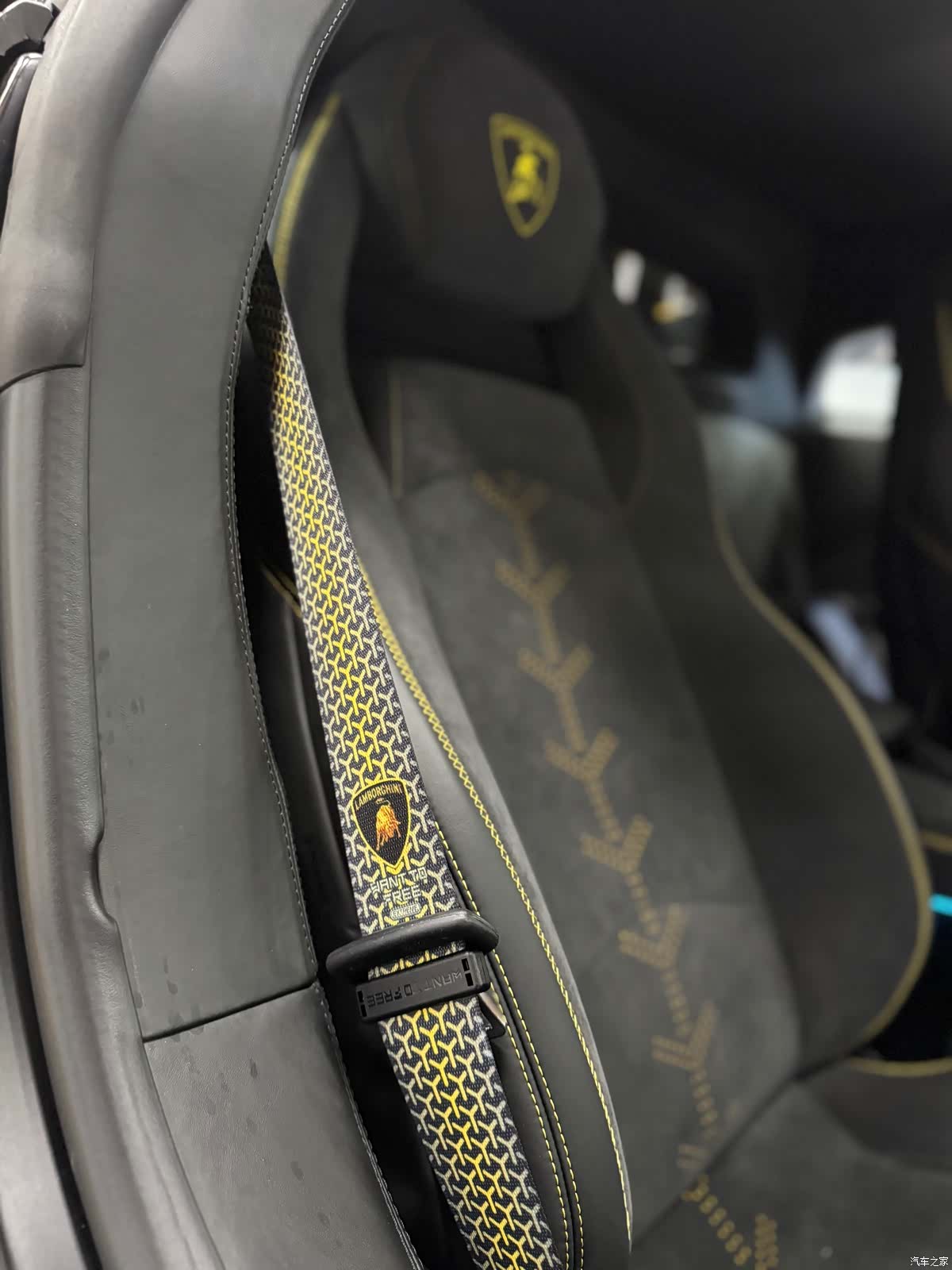 Lamborghini Aventador, 2014 10
