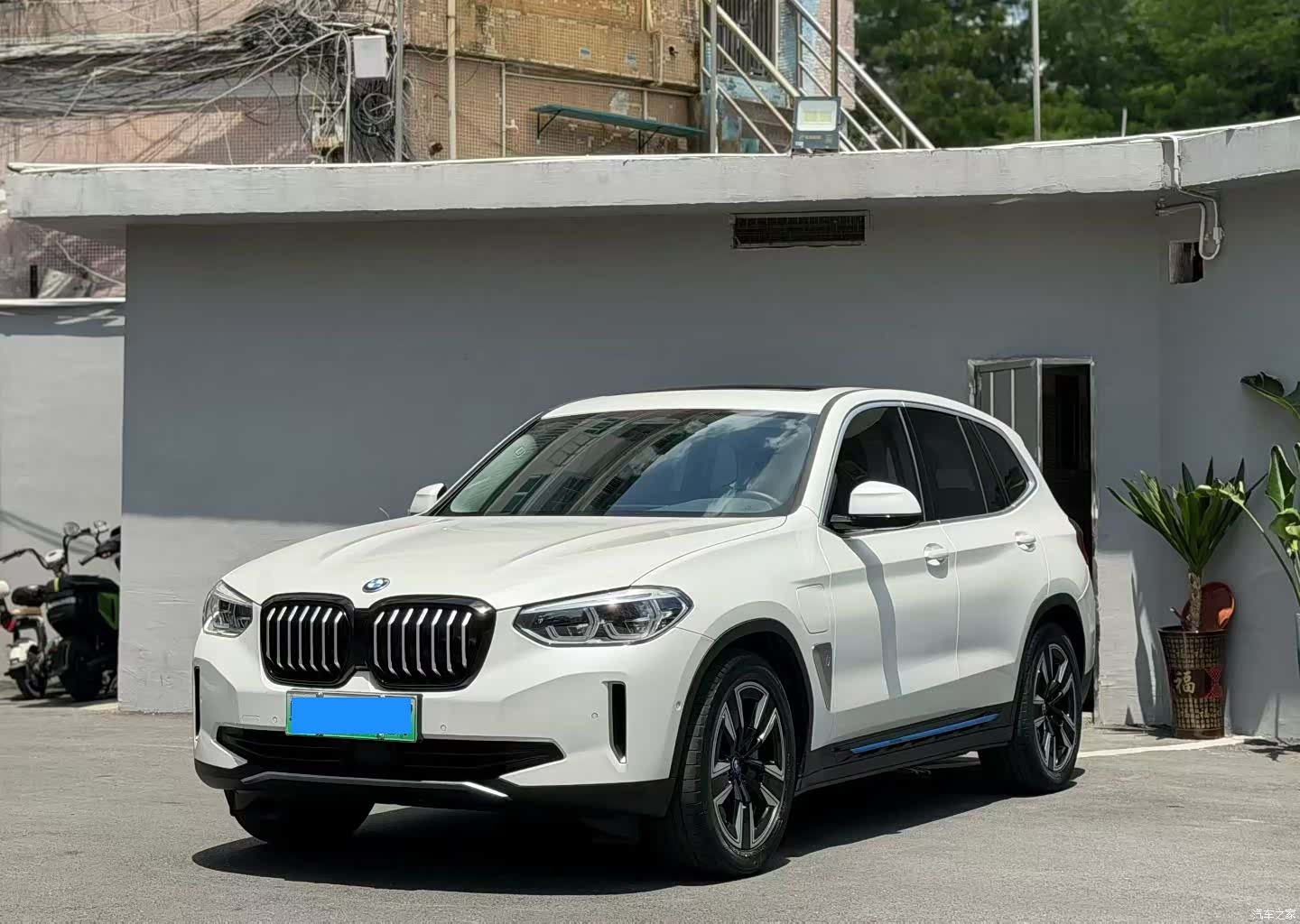 BMW iX3, 2021 1