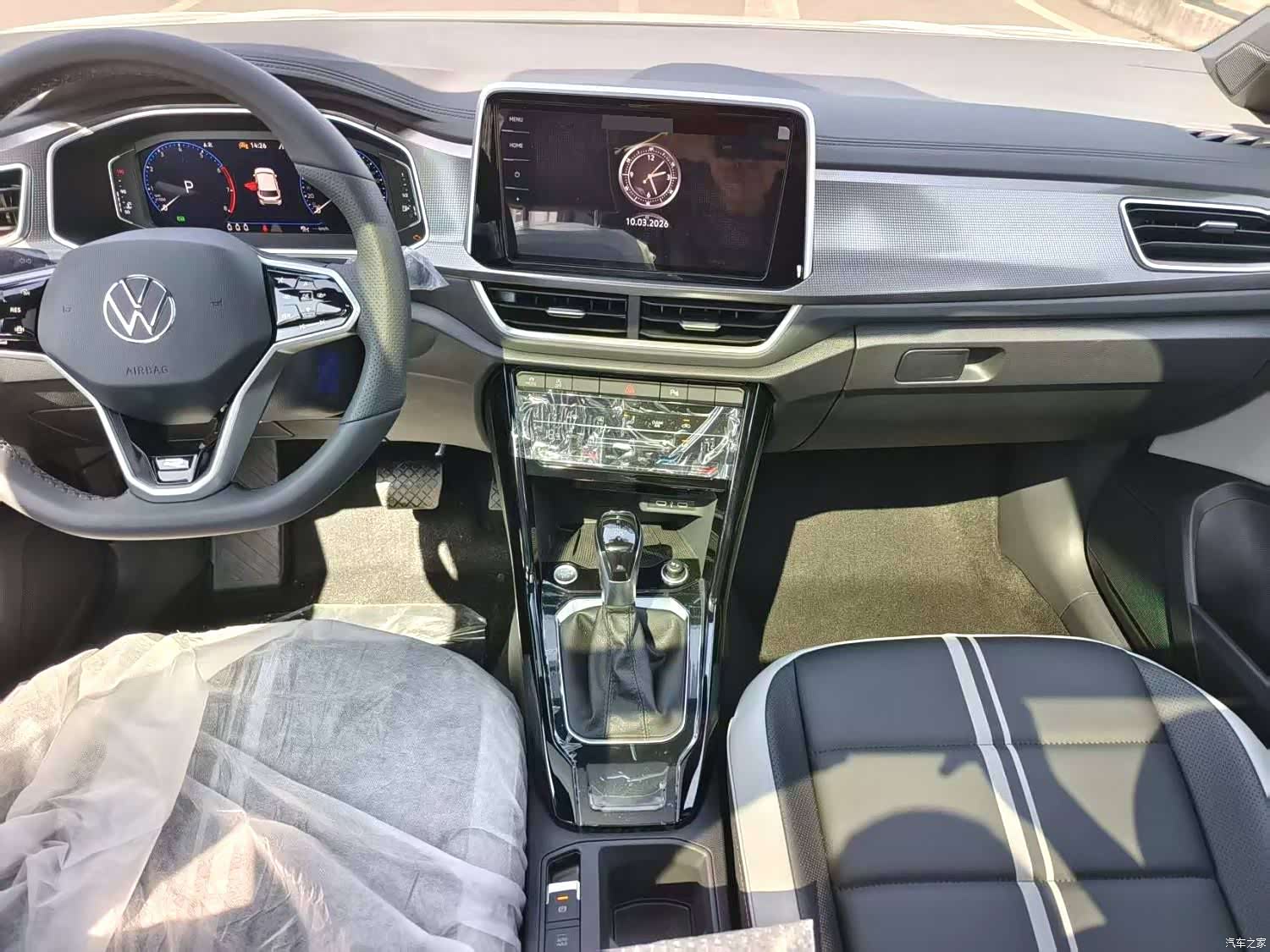 Volkswagen T-ROC, 2026 10