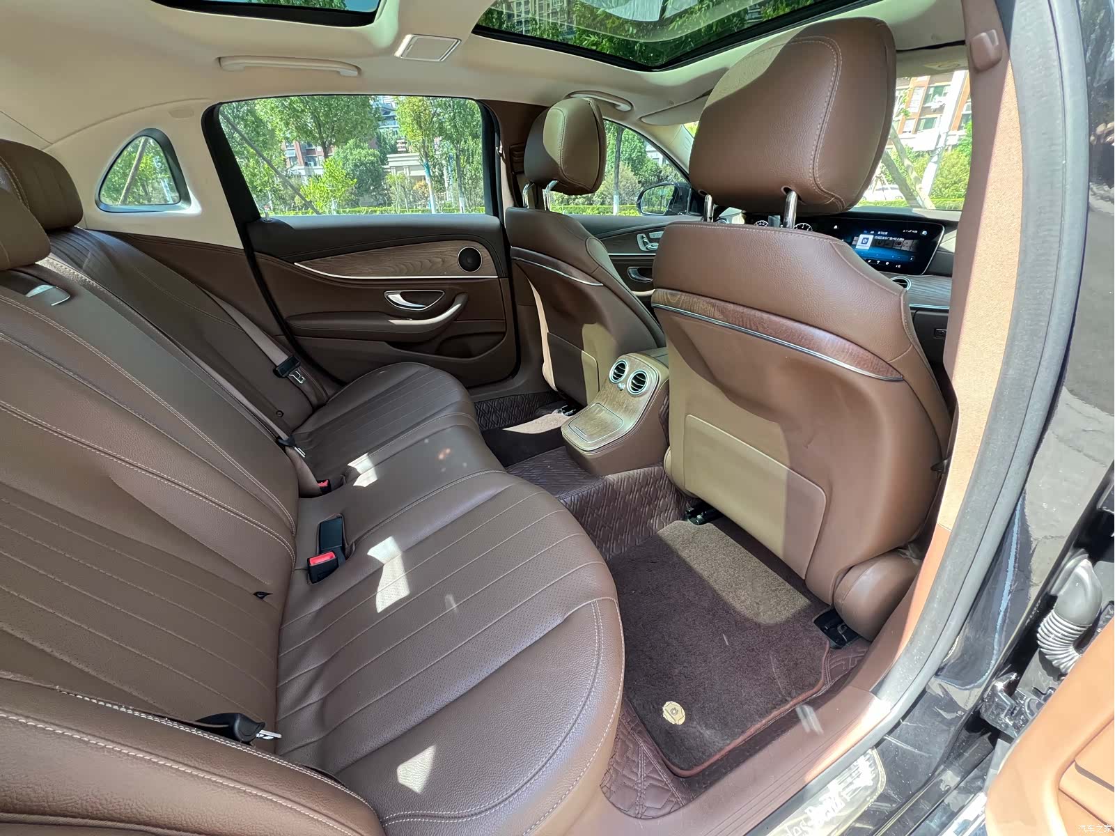 Mercedes-Benz E-Class, 2023 10
