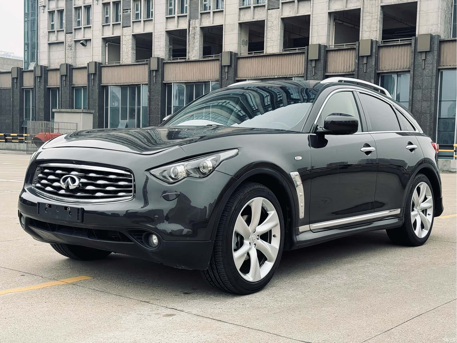Infiniti FX35