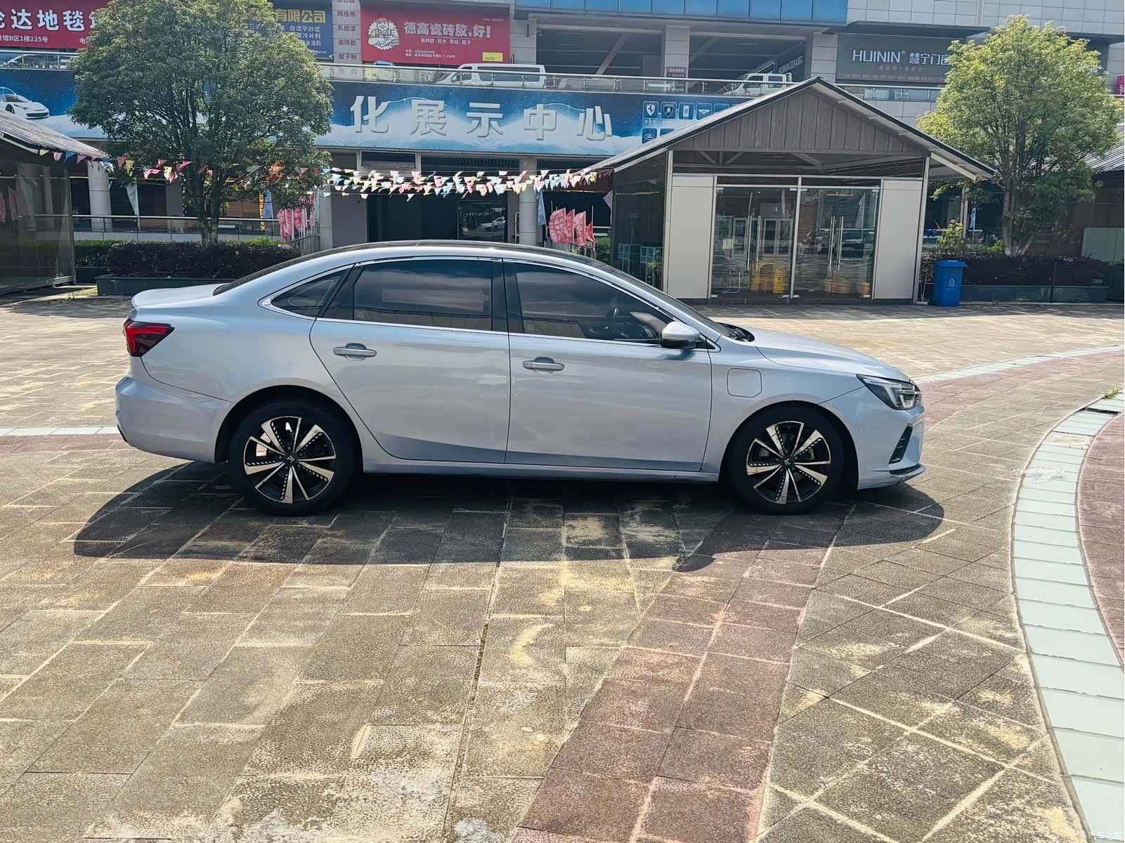 Rising Auto ER6, 2022 3