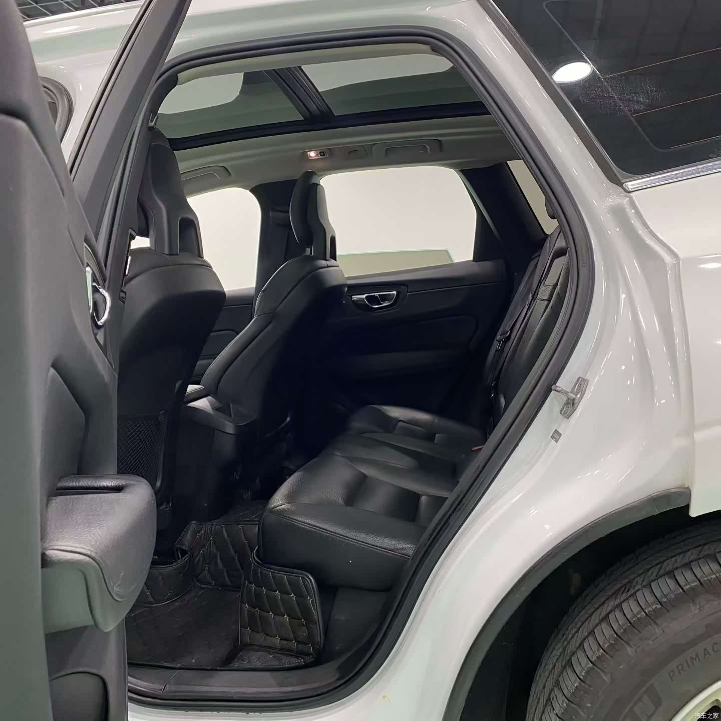 Volvo XC60, 2018 все фото