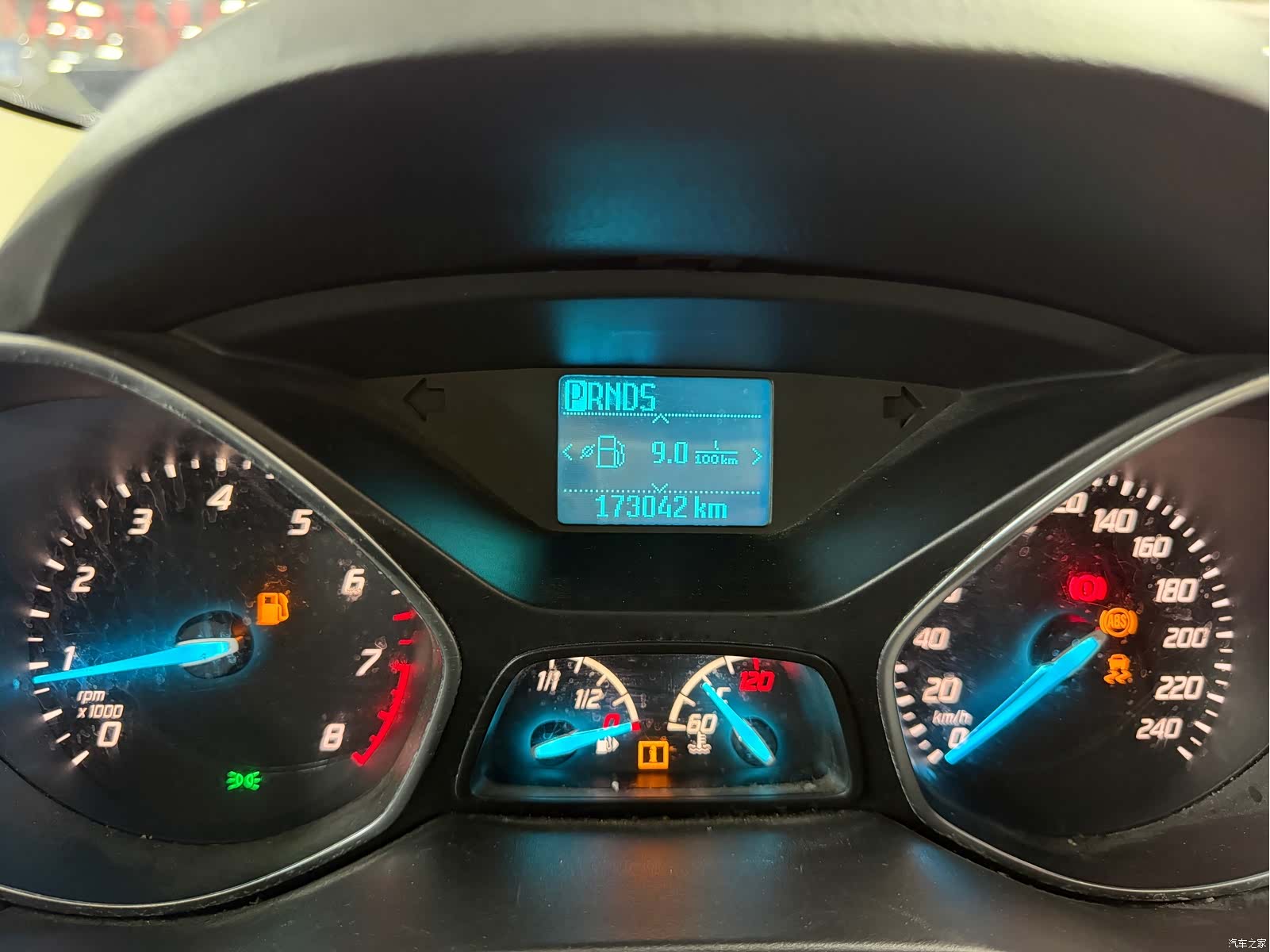 Ford Kuga, 2015 4