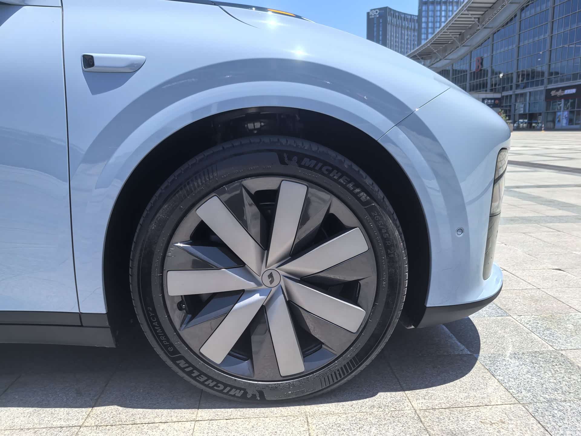 Li Auto i8, 2025 6