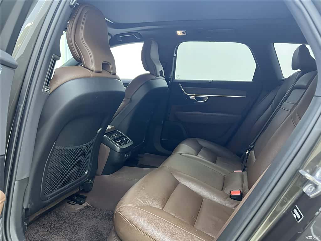Volvo V90, 2021 39