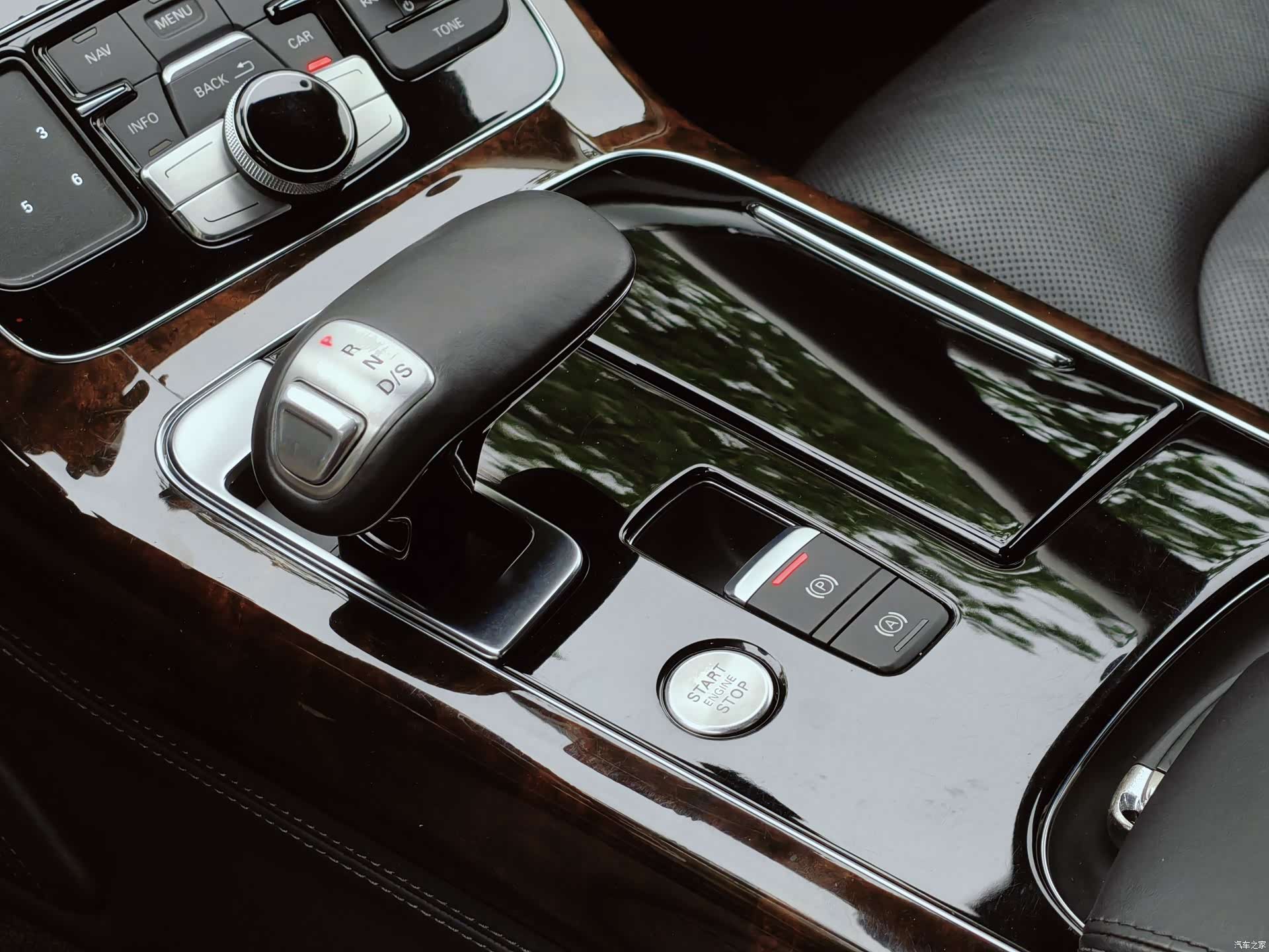 Audi A8L, 2015 10