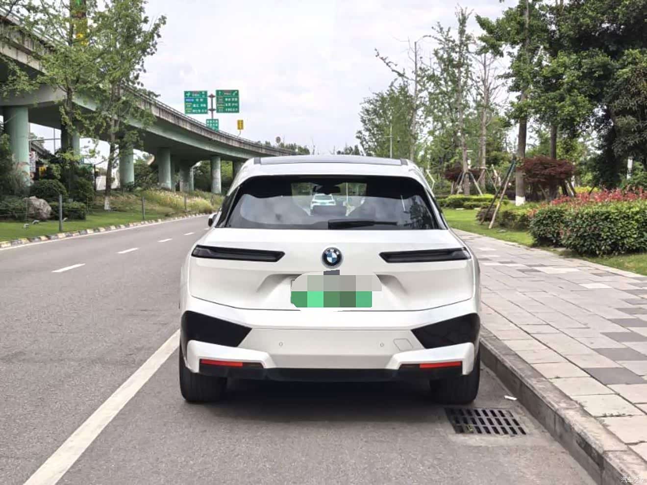BMW iX, 2022 11