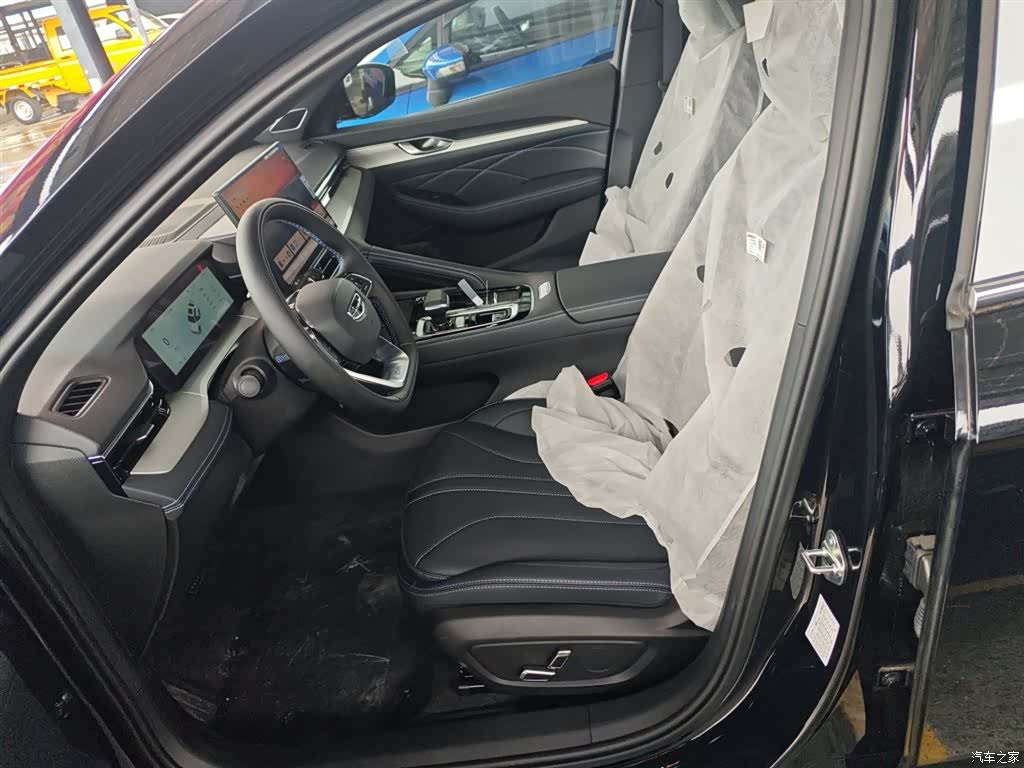 Geely Preface, 2026 15