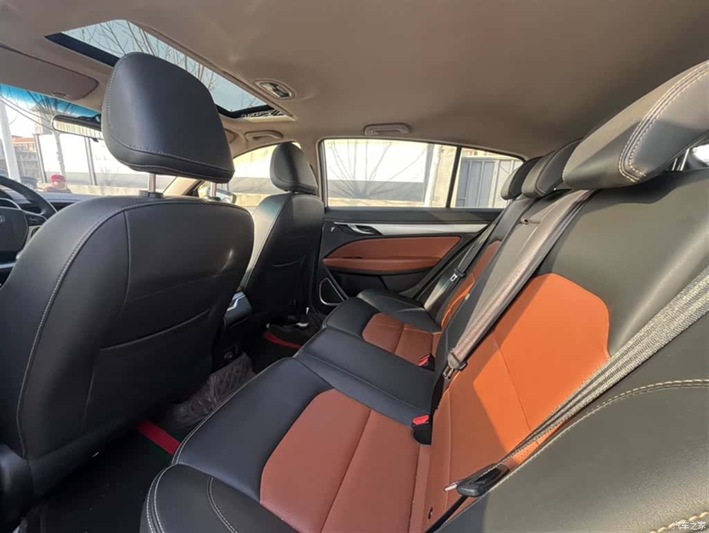Geely S1, 2019 13