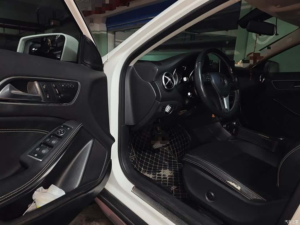 Mercedes-Benz GLA, 2015 12