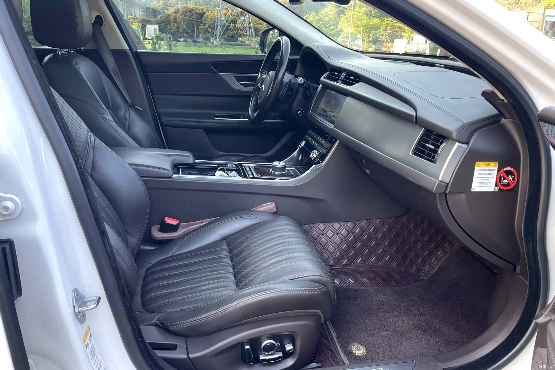 Land Rover XFL, 2017 13