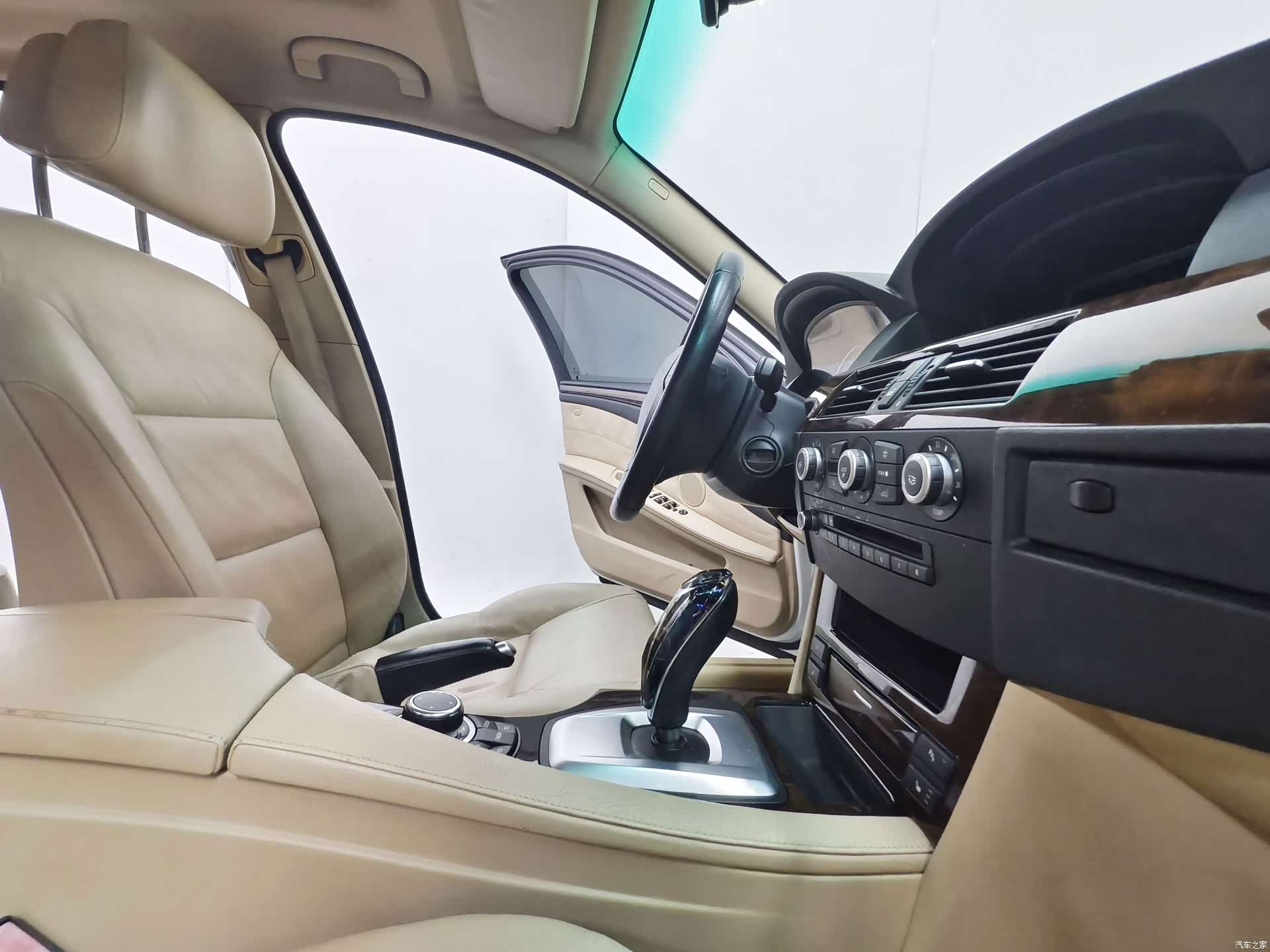 BMW 5 Series, 2010 14