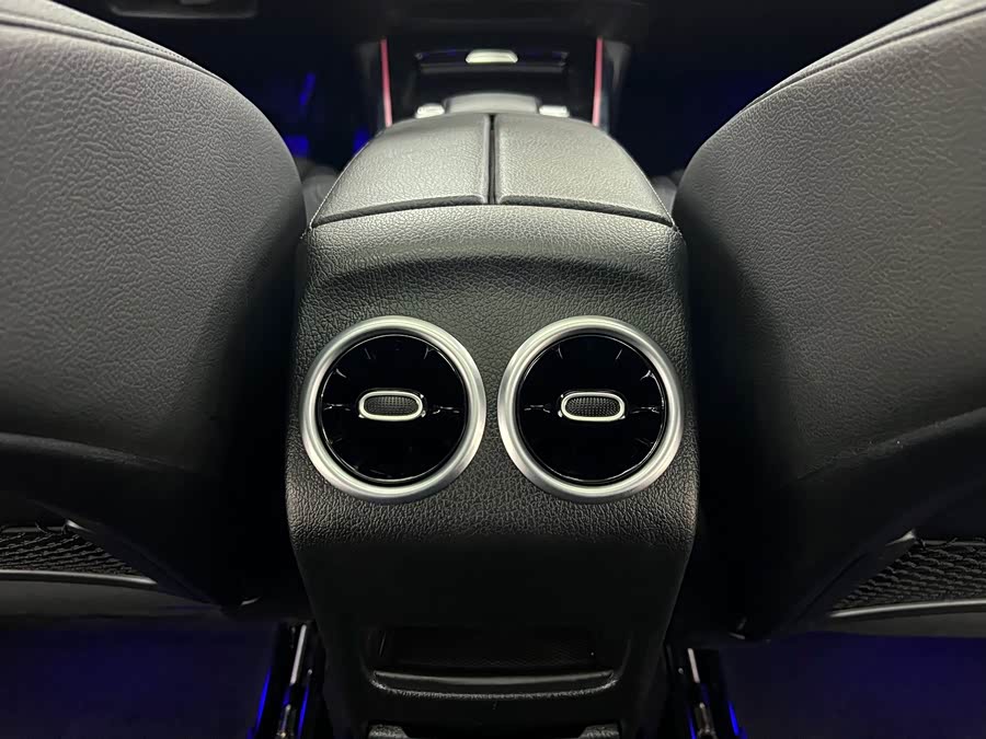 Mercedes-Benz GLB 2020, фото 13