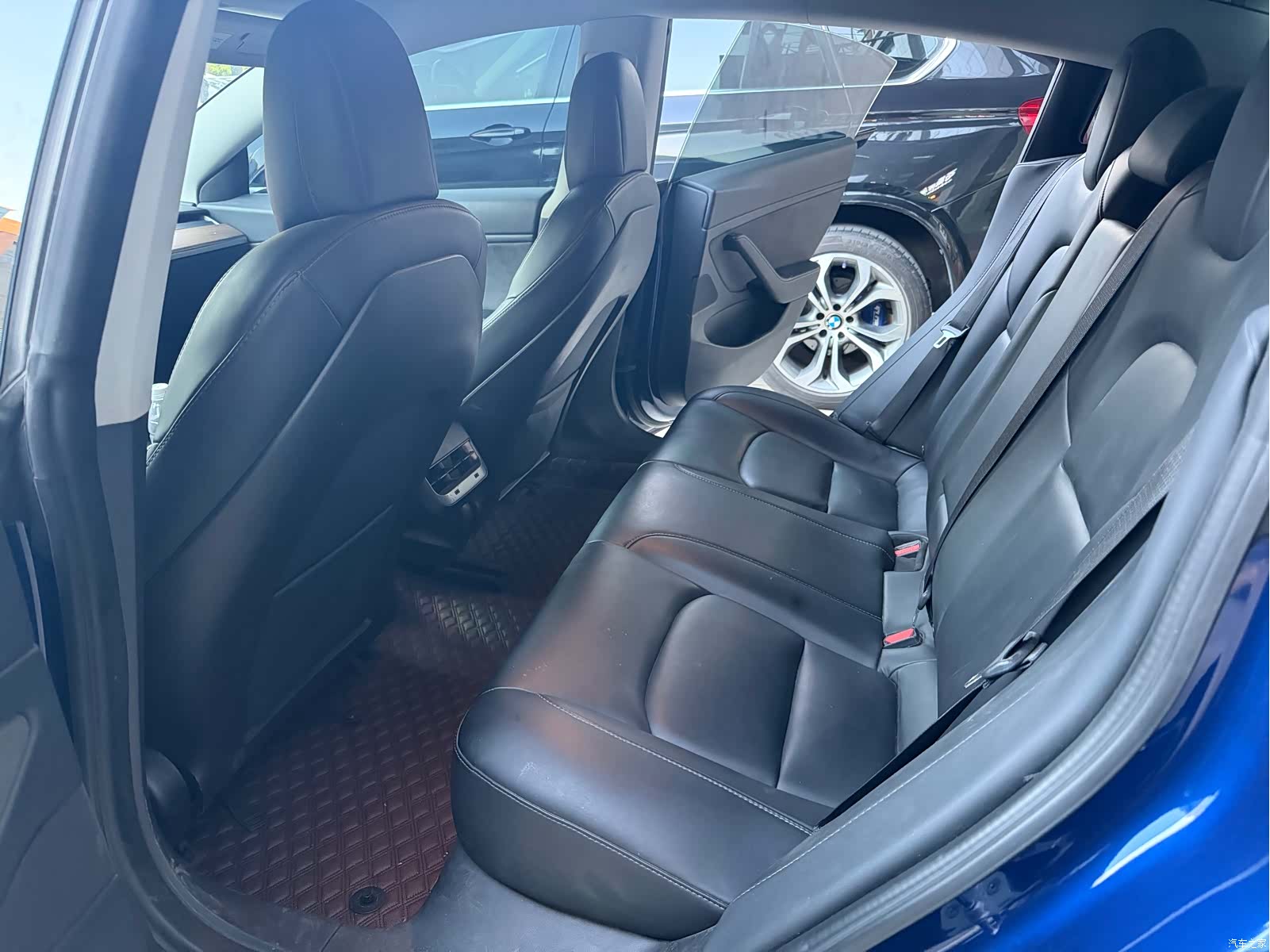 Tesla Model 3, 2020 все фото