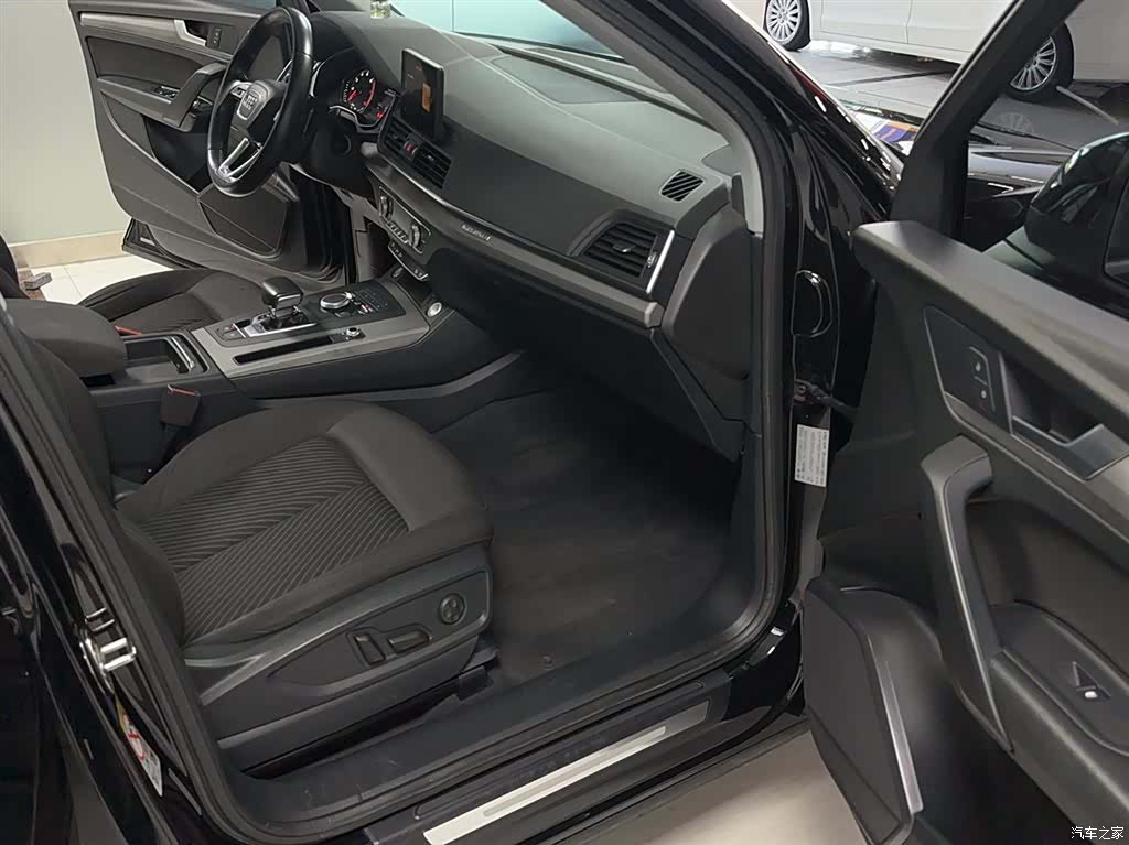 Audi Q5L, 2018 23