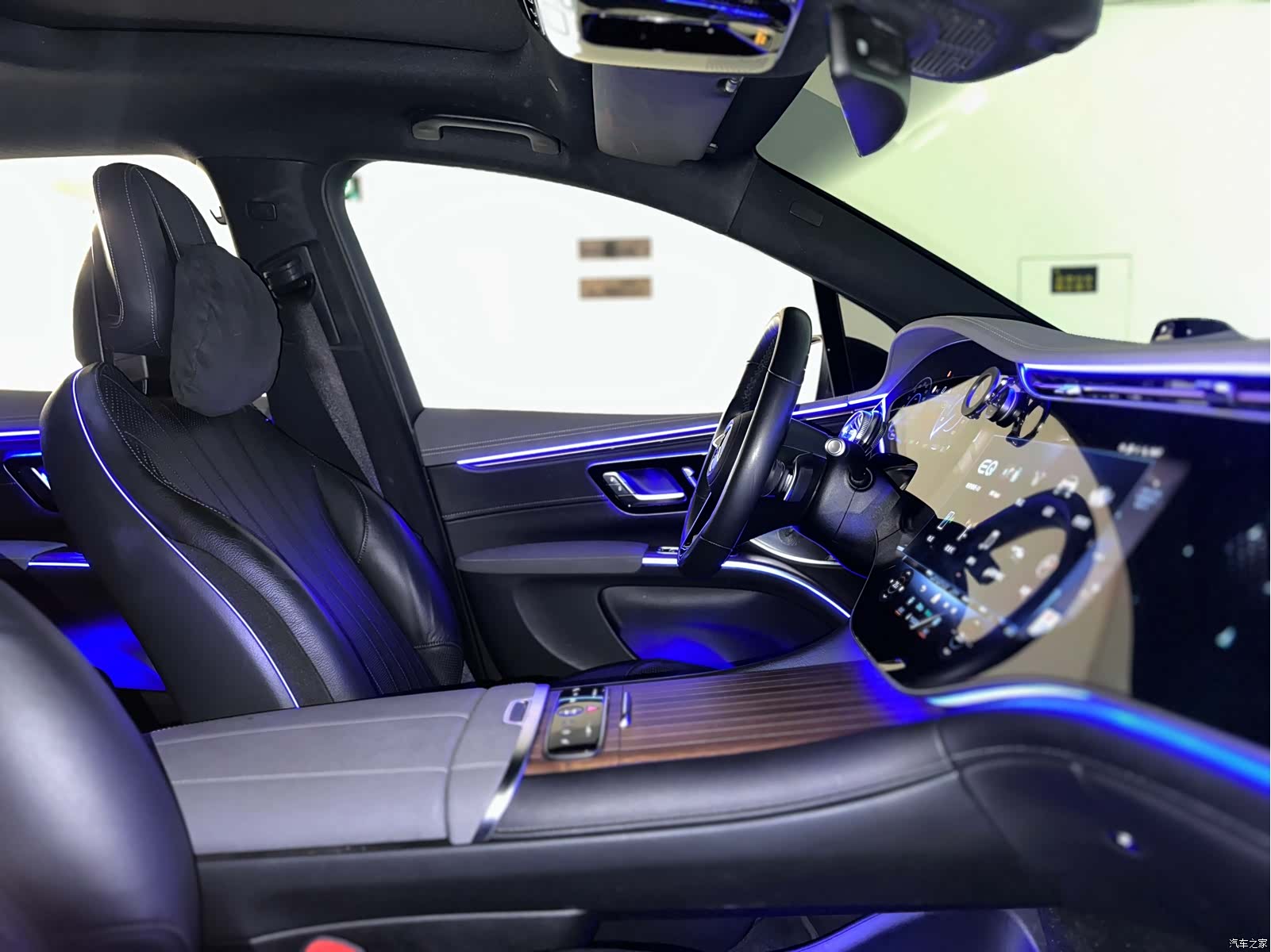 Mercedes-Benz EQS, 2023 34