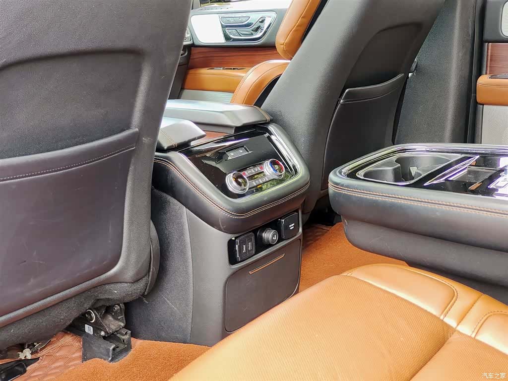 Lincoln Navigator, 2021 9