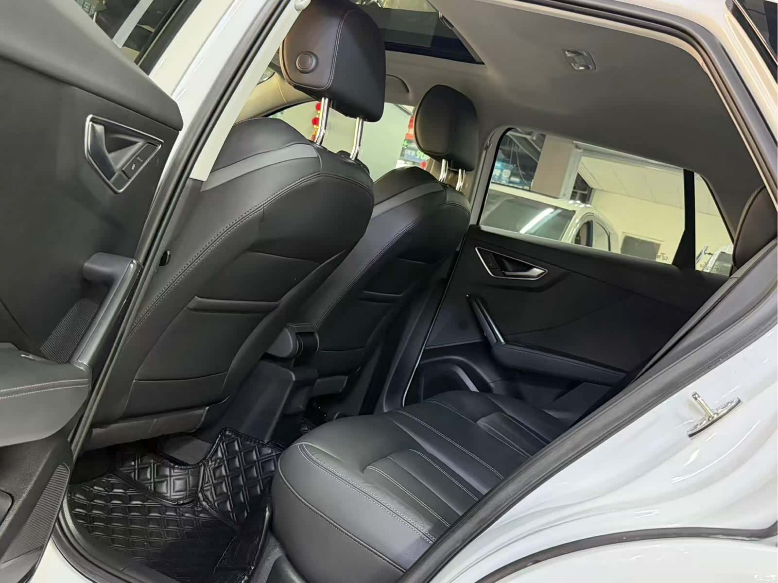 Audi Q2L, 2022 8