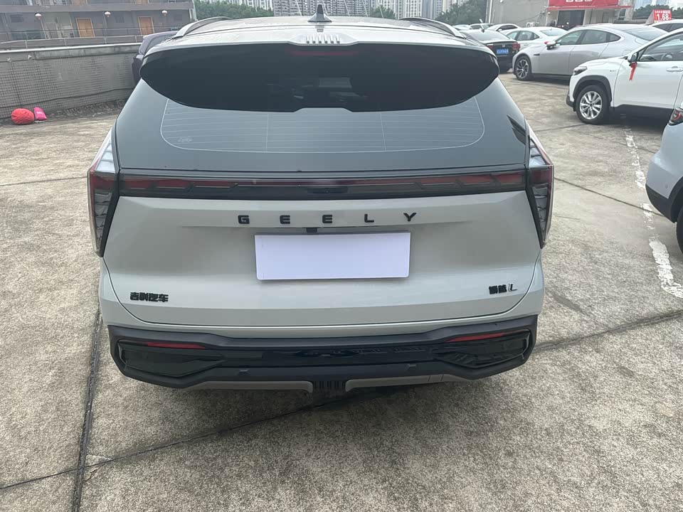 Geely Atlas L
