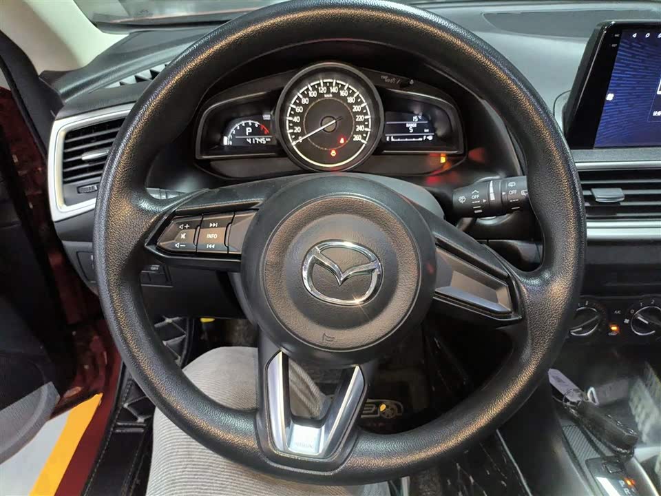 Mazda 3 Angkesaila