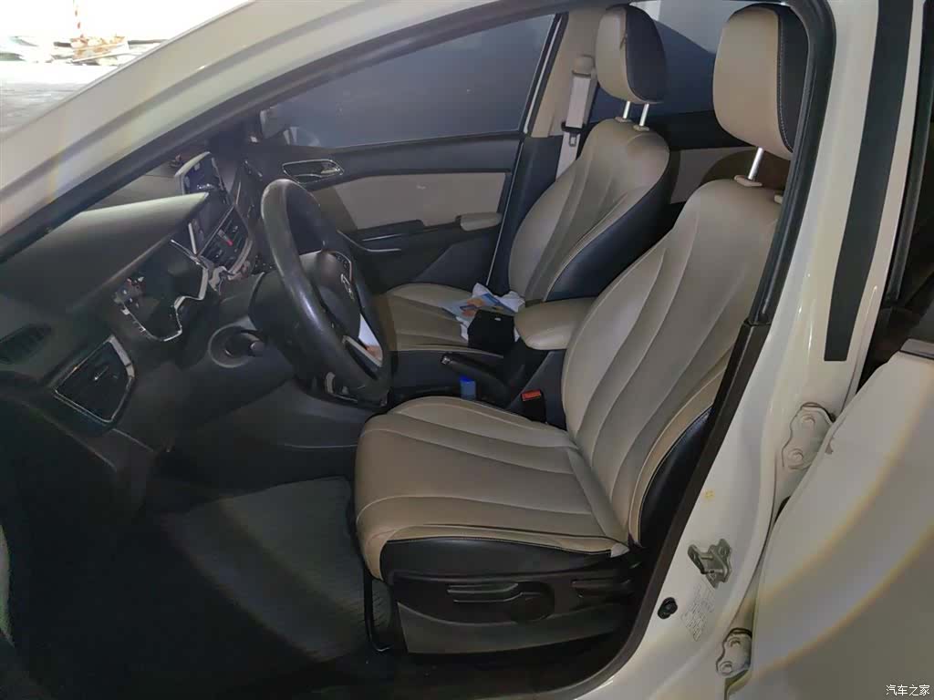 Wuling 310W, 2019 8