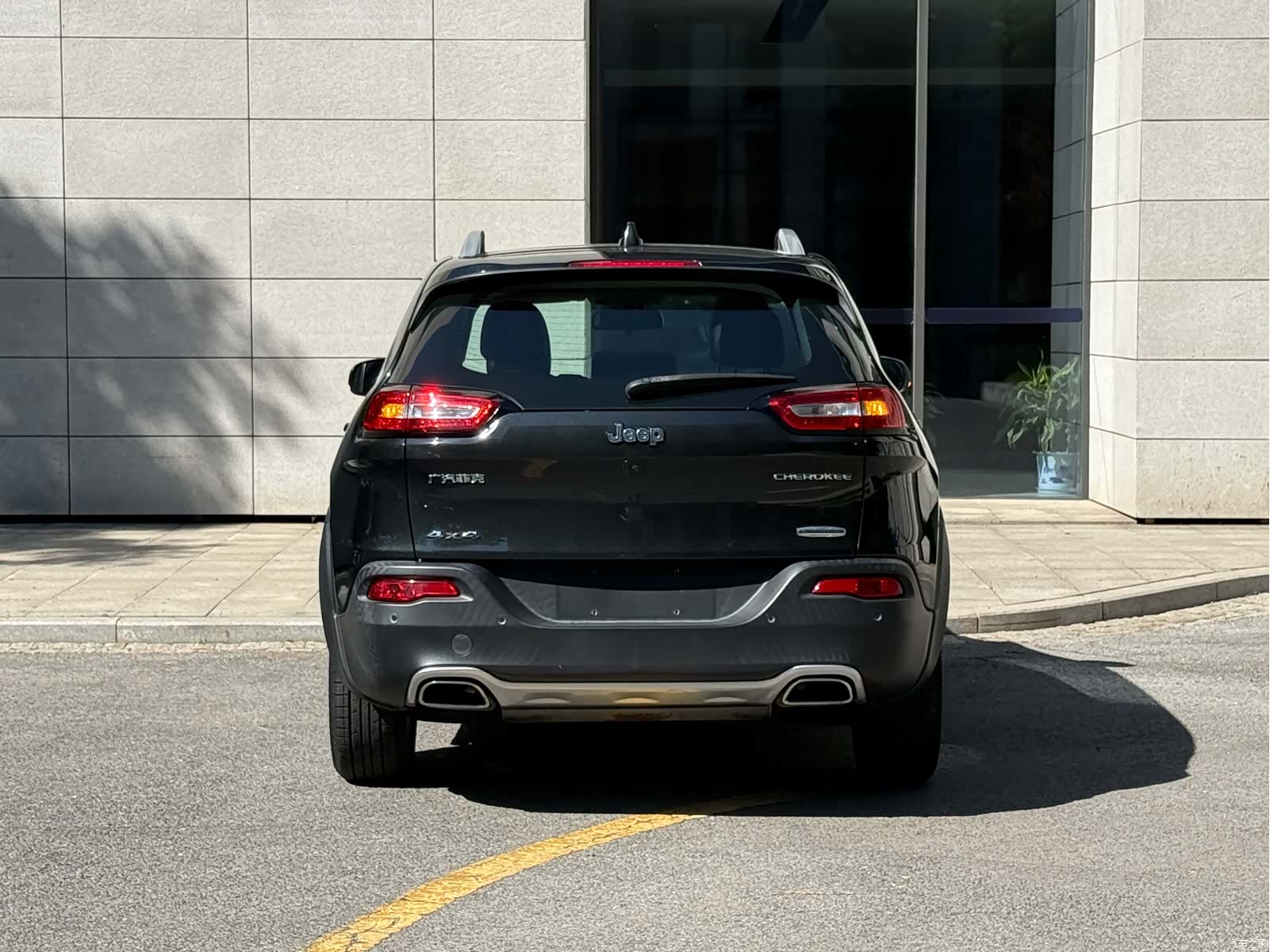 Jeep Cherokee, 2016 19