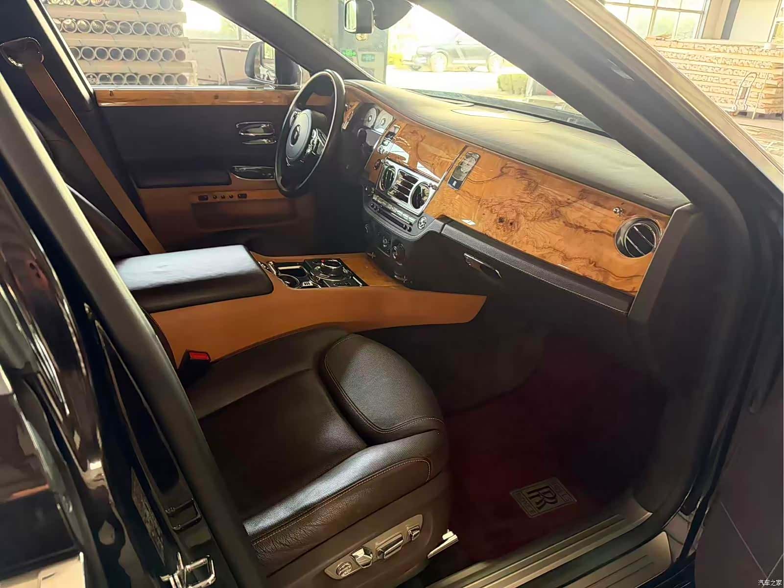 Rolls-Royce Ghost, 2015 3