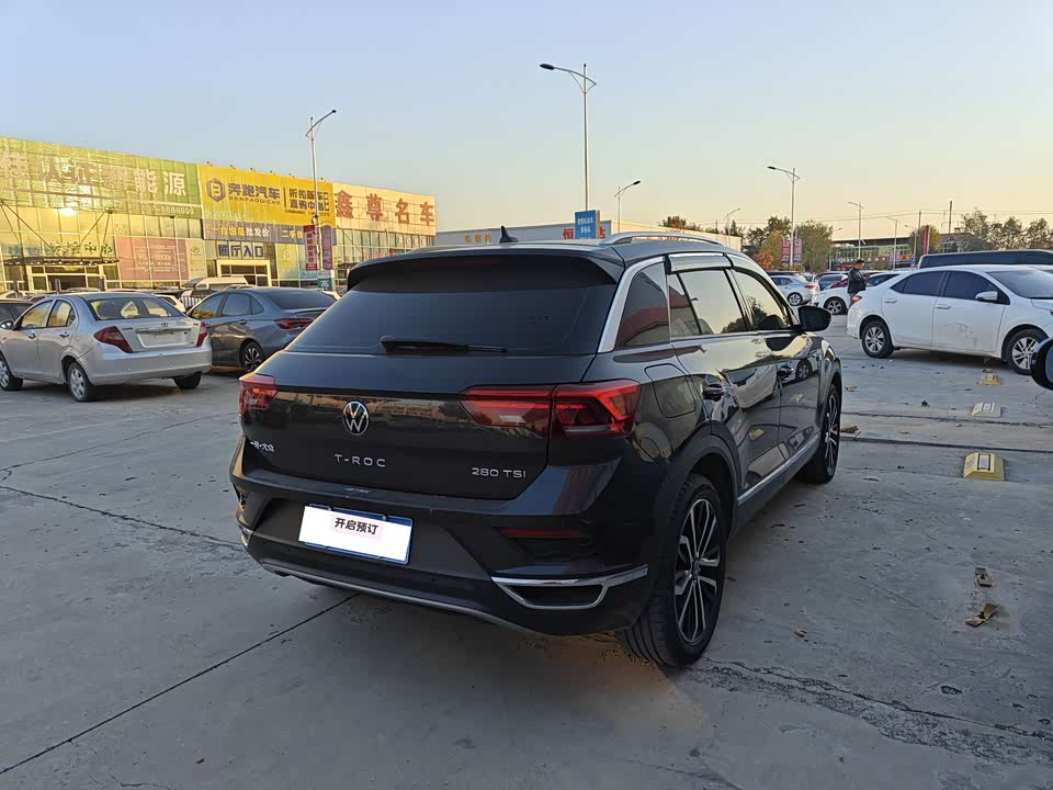 Volkswagen T-ROC exploring Songs