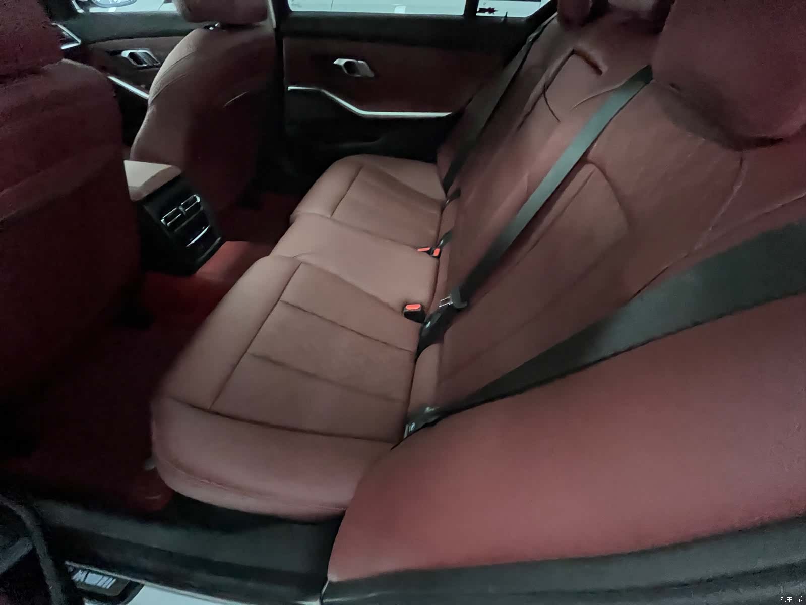 BMW 3 Series, 2024 17
