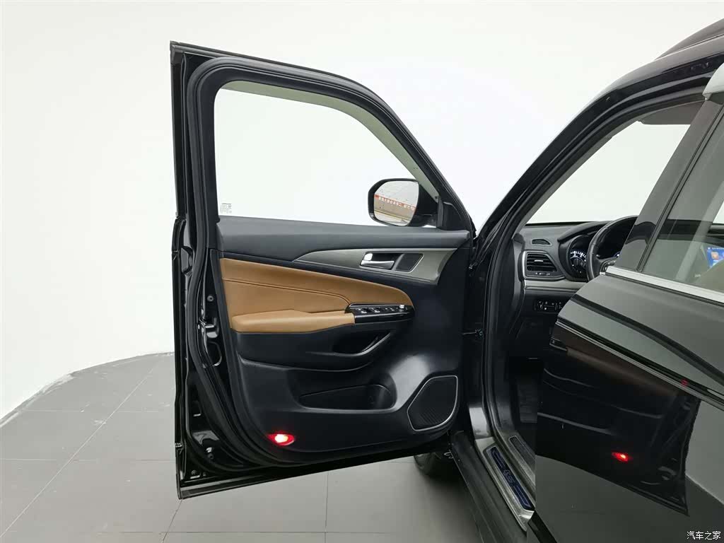 Changan CS95, 2017 8