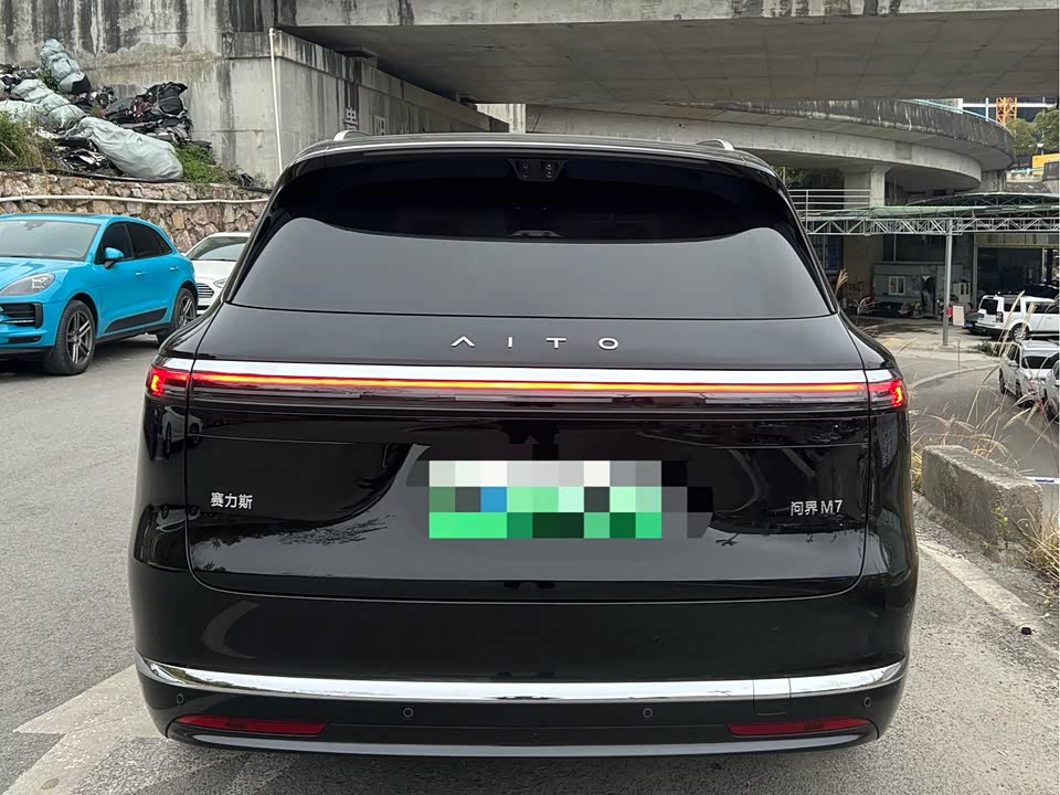 AITO Ask the world M7