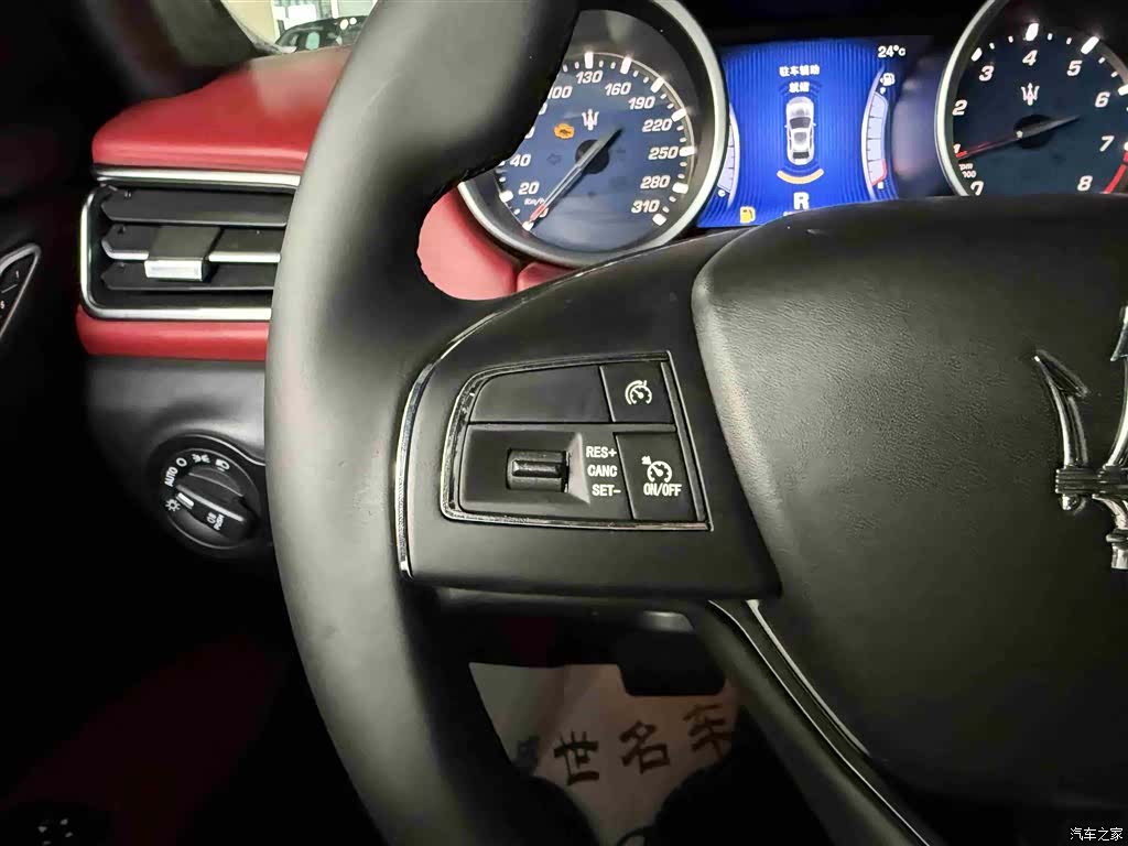 Maserati Ghibli, 2015 11