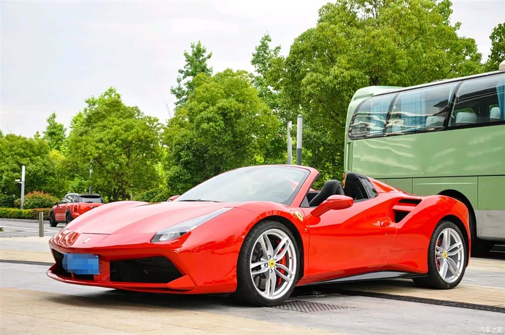 Ferrari 488, 2017 1