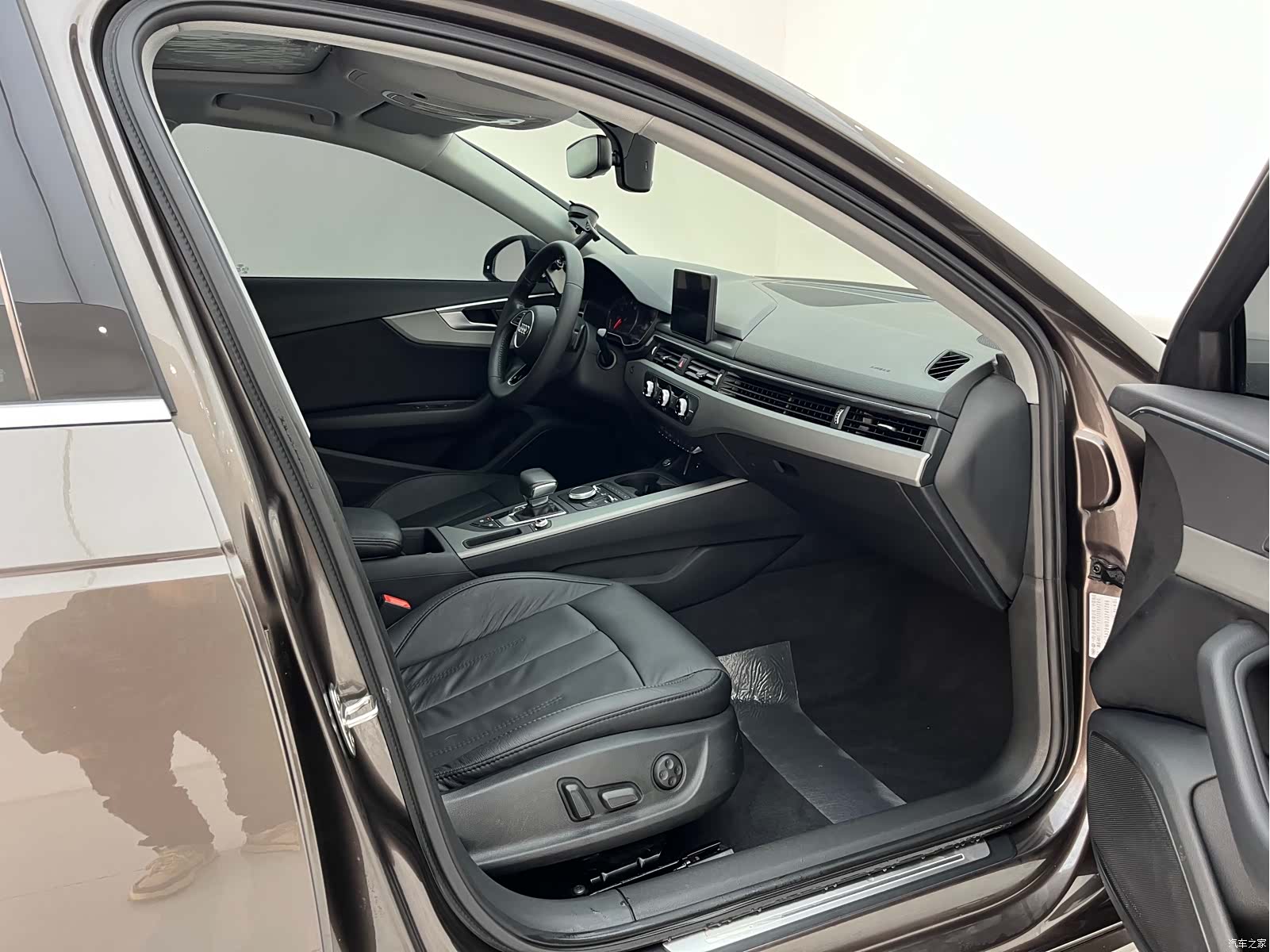 Audi A4L, 2018 6