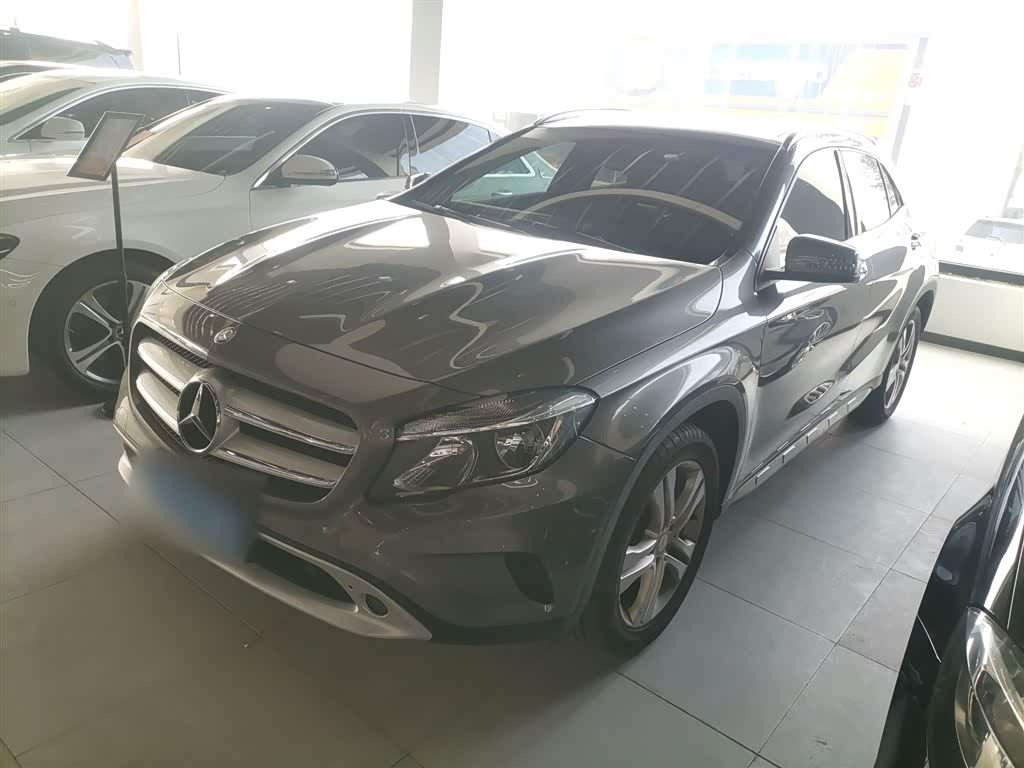 Mercedes-Benz GLA