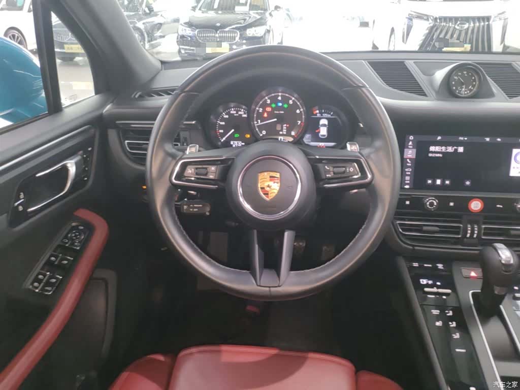 Porsche Macan, 2022 11