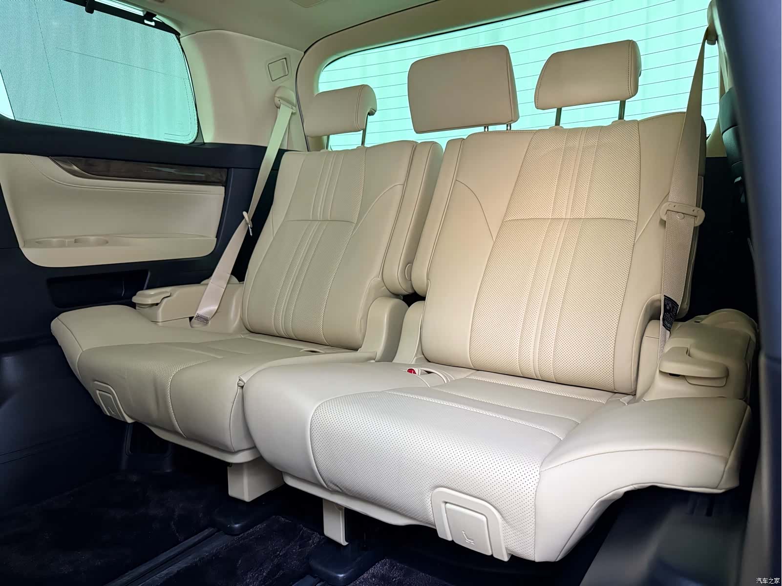 Toyota Vellfire, 2023 8