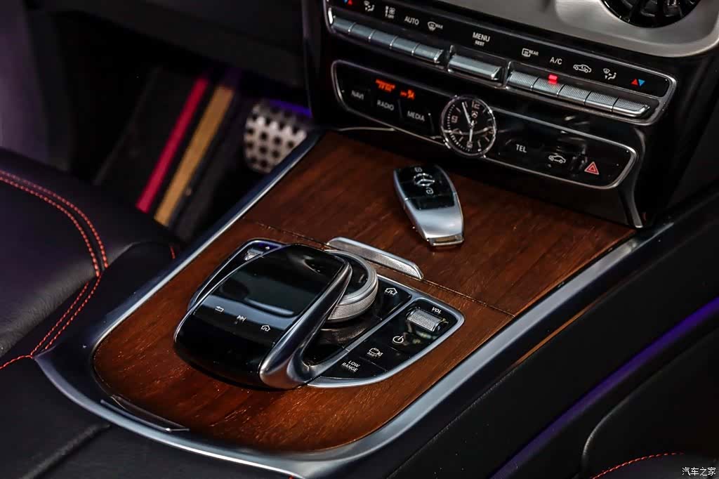 Mercedes-Benz G-Class, 2023 30