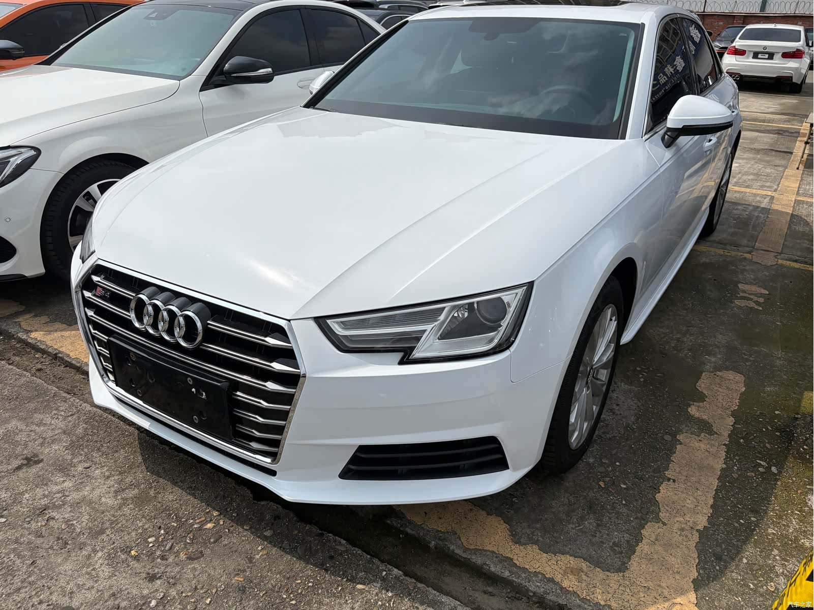 Audi A4L, 2017 1