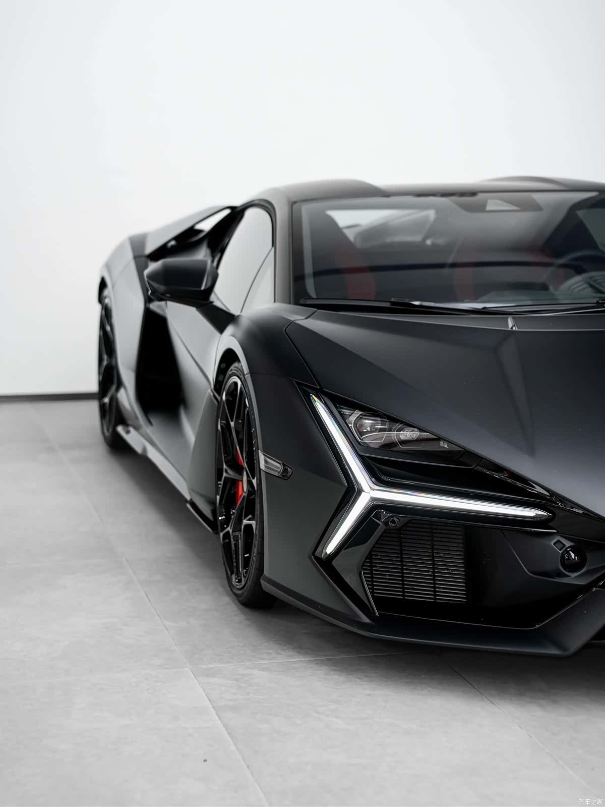 Lamborghini Revuelto, 2025 2