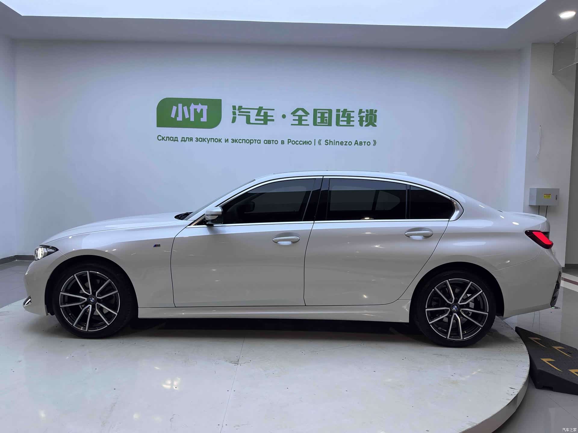 BMW 3 Series, 2023 все фото