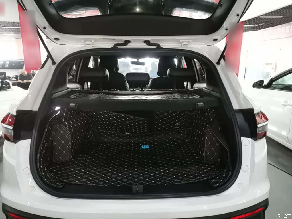 Geely Coolray, 2021 15