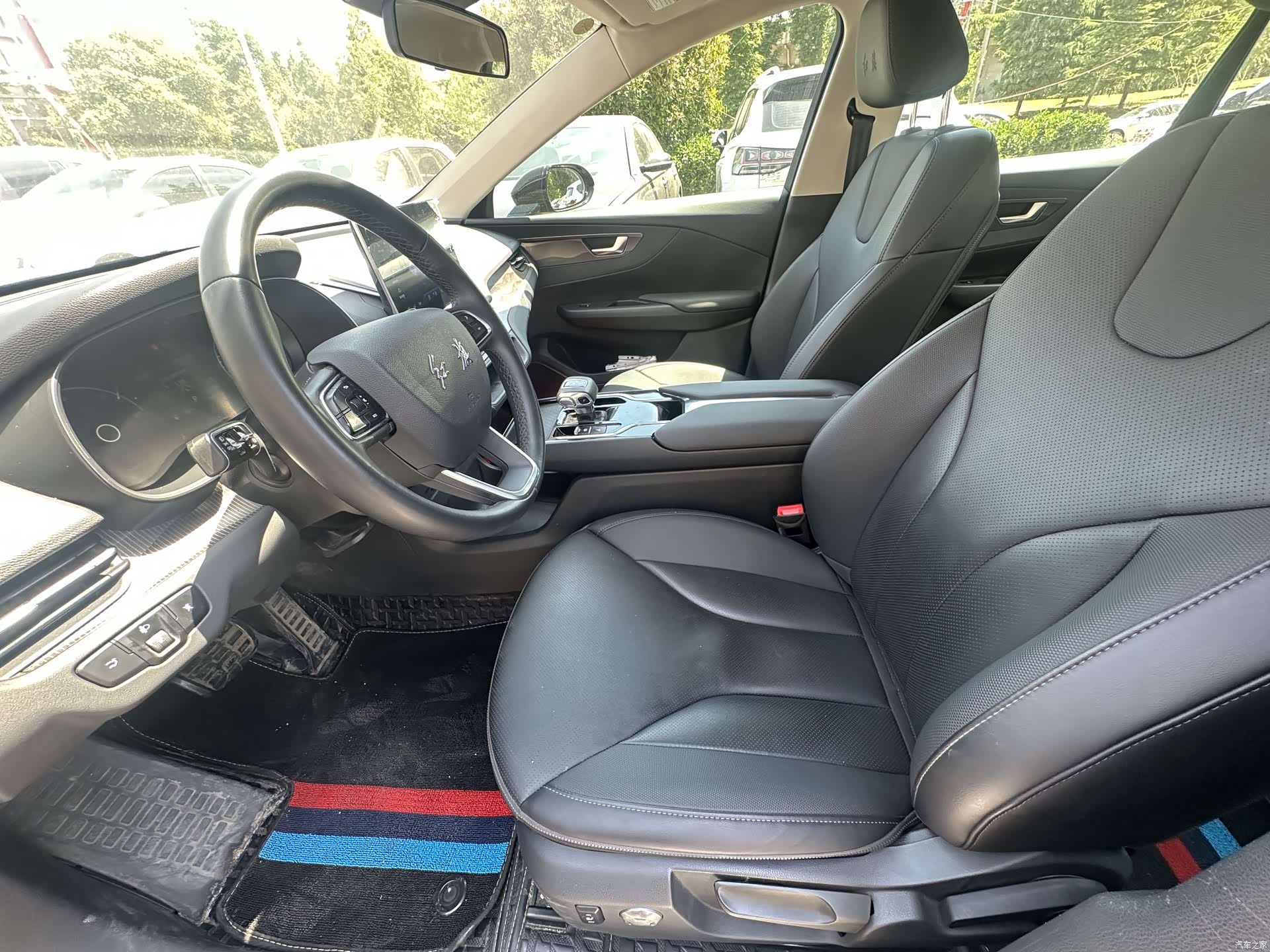 Hongqi QM5, 2022 11